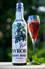 Kir Royal s Kitl Syrob Čierne ríbezle