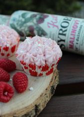 Recept Malinové cupcakes s mascarpone